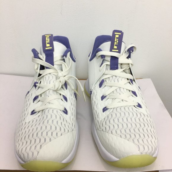 Nike LeBron Witness V Shoes main image 7
